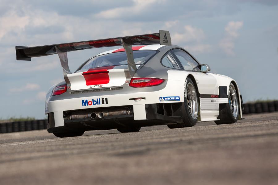  Porsche 911 GT3 R 2013 года  (фото 9 из 12)